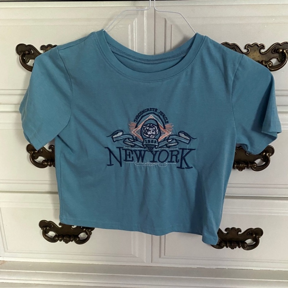 Cropped tee